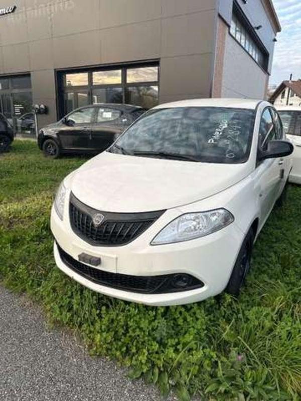 Lancia Ypsilon 1.0 FireFly Hybrid Oro