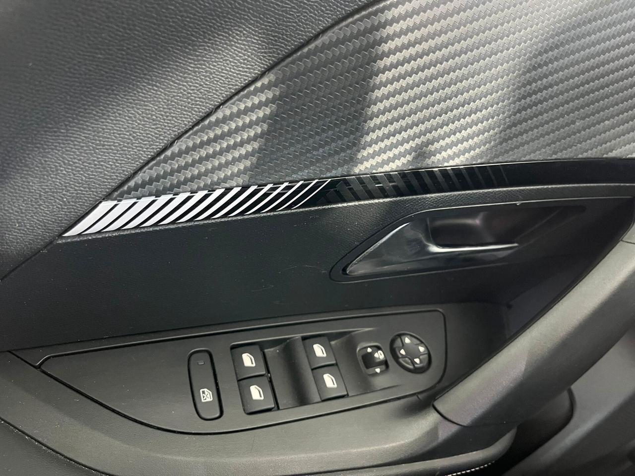 Peugeot 2008 BlueHDi 130 S&S EAT8 Allure