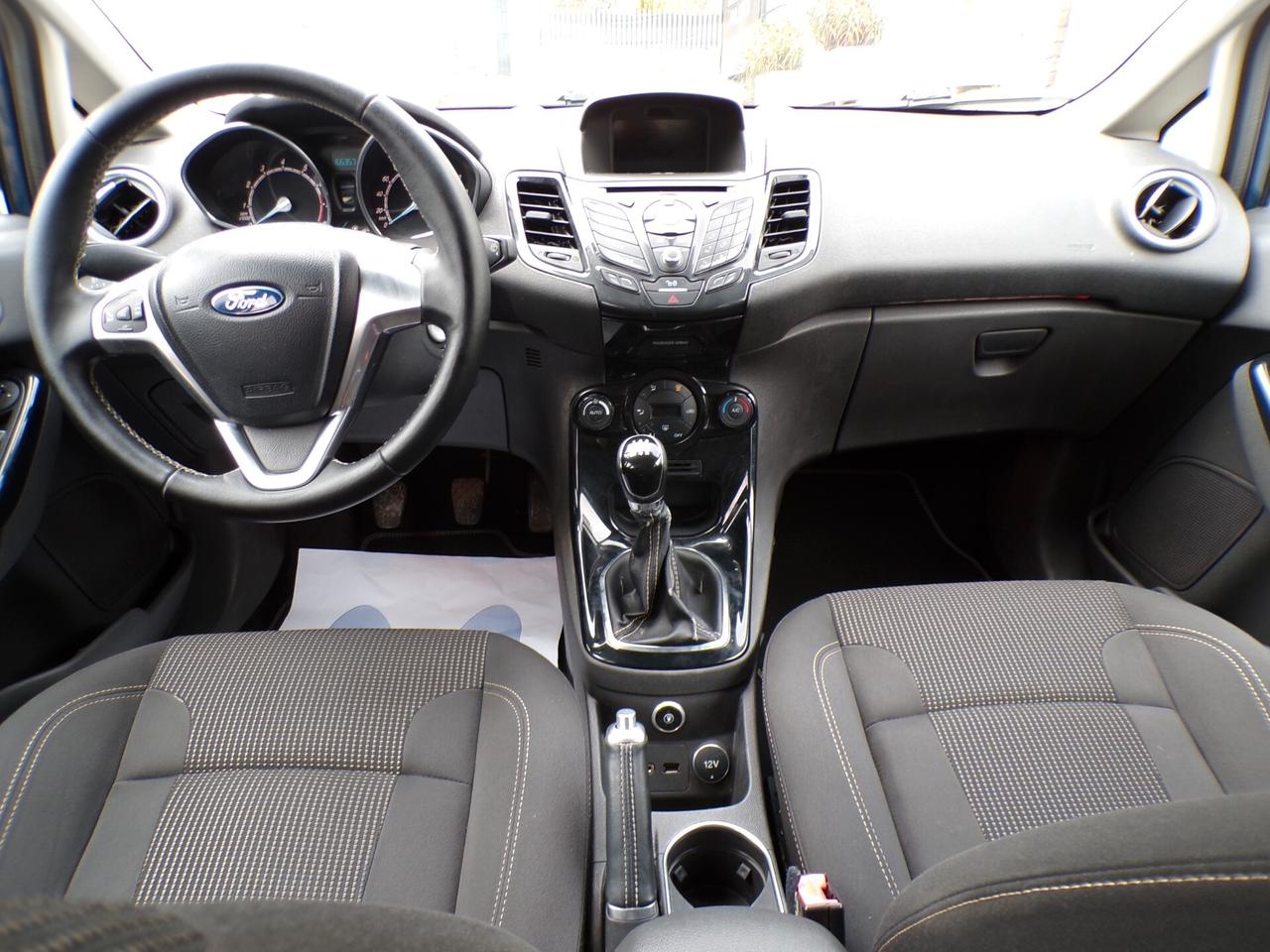 Ford Fiesta 1.4 5 porte GPL Black & White Edition