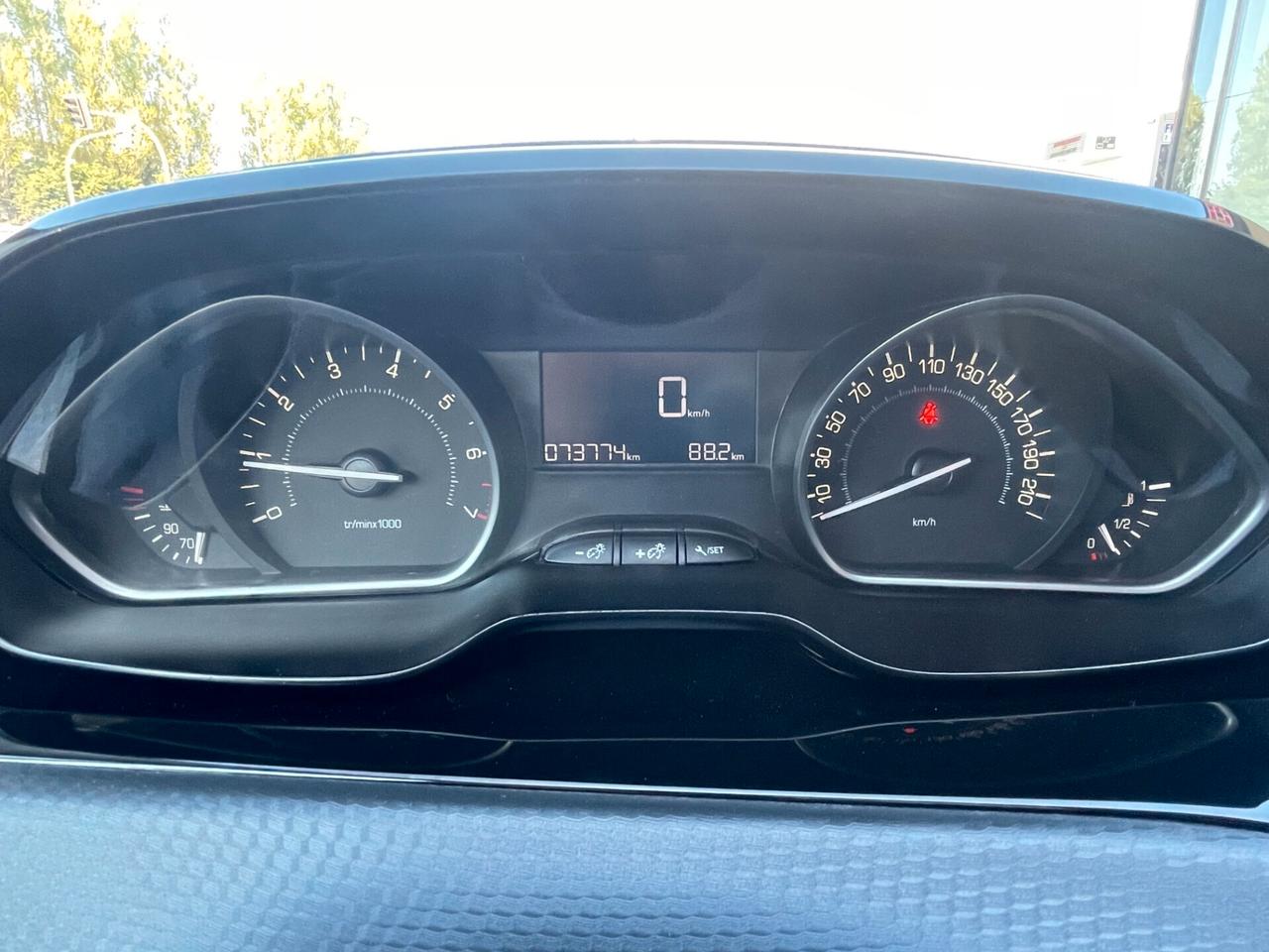 Peugeot 2008 PureTech 82 Active ANCHE X NEOPATENTATI