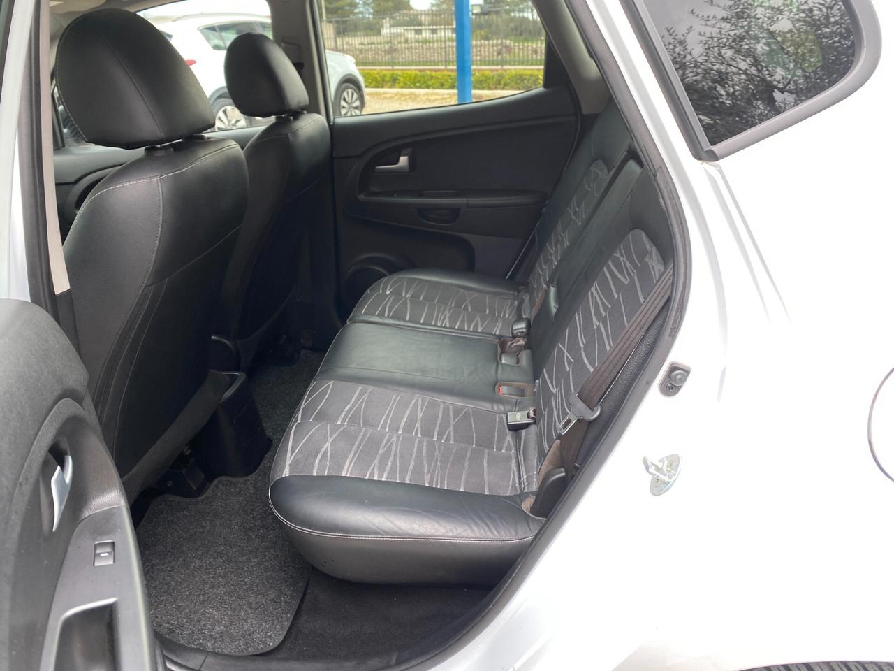 Kia Venga 1.4 CRDi 90CV Cool ---KM CERTIFICATI---TETTO PANORAMICO