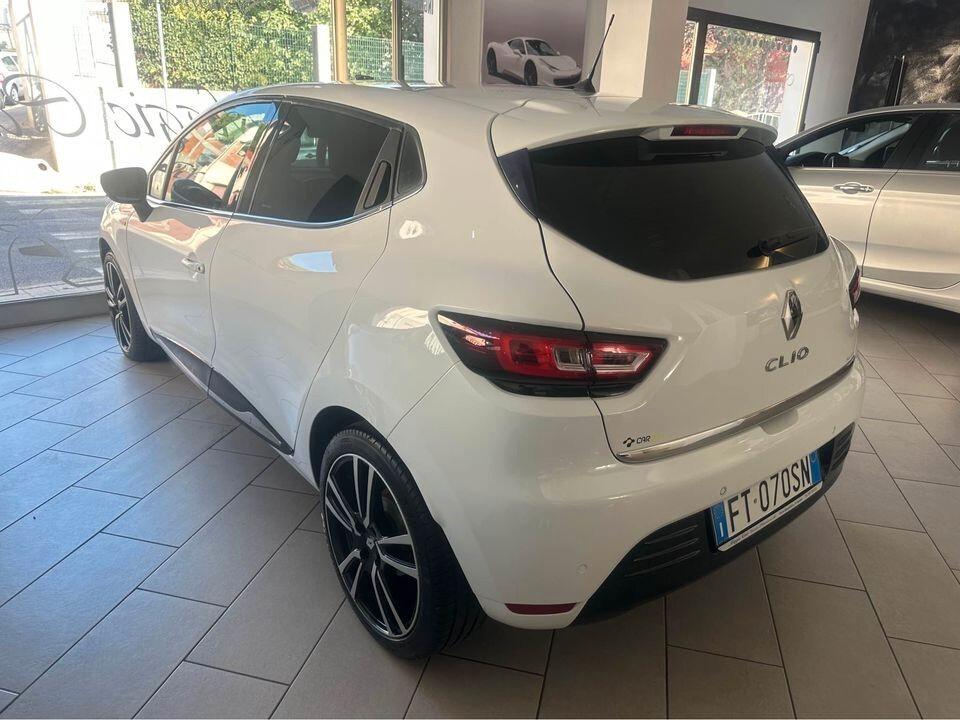 Renault Clio dCi 8V 75 CV 5 porte Moschino Intens