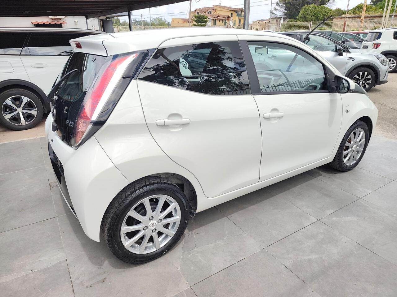 Toyota Aygo 1.0 BENZINA CAMBIO AUTOMATICO MMT