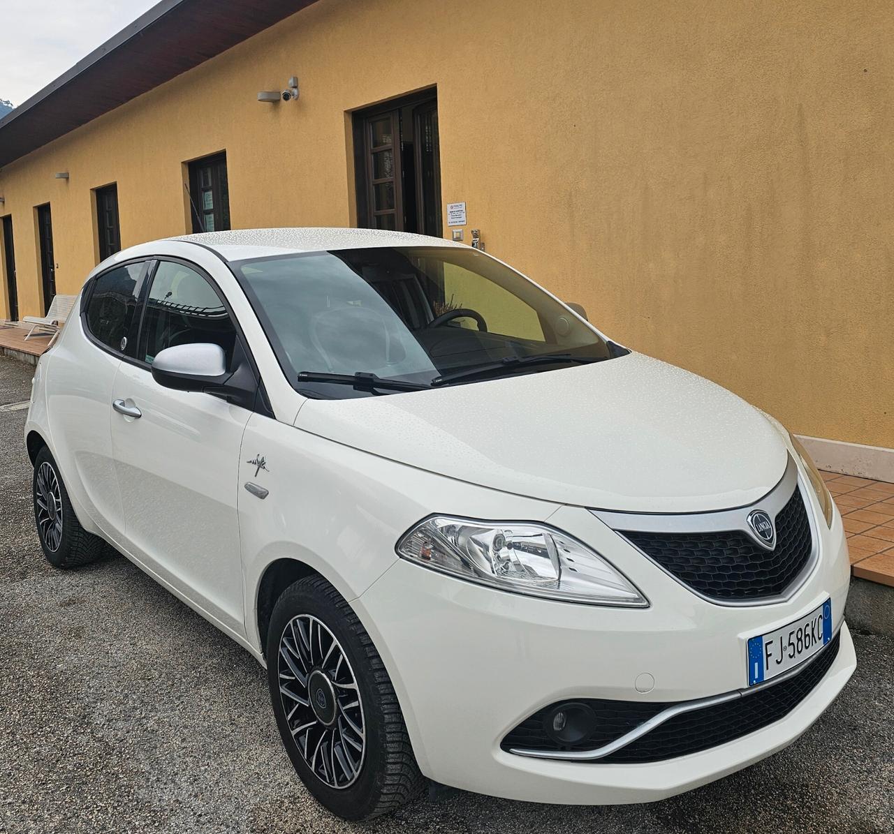 Lancia Ypsilon 1.2 69 CV 5 porte GPL Ecochic Mya