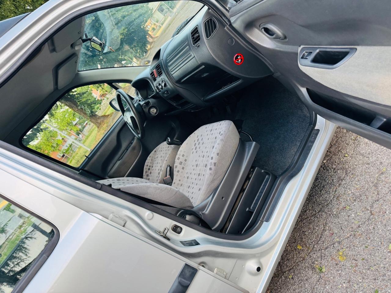 Opel Agila 1.2 16V Club