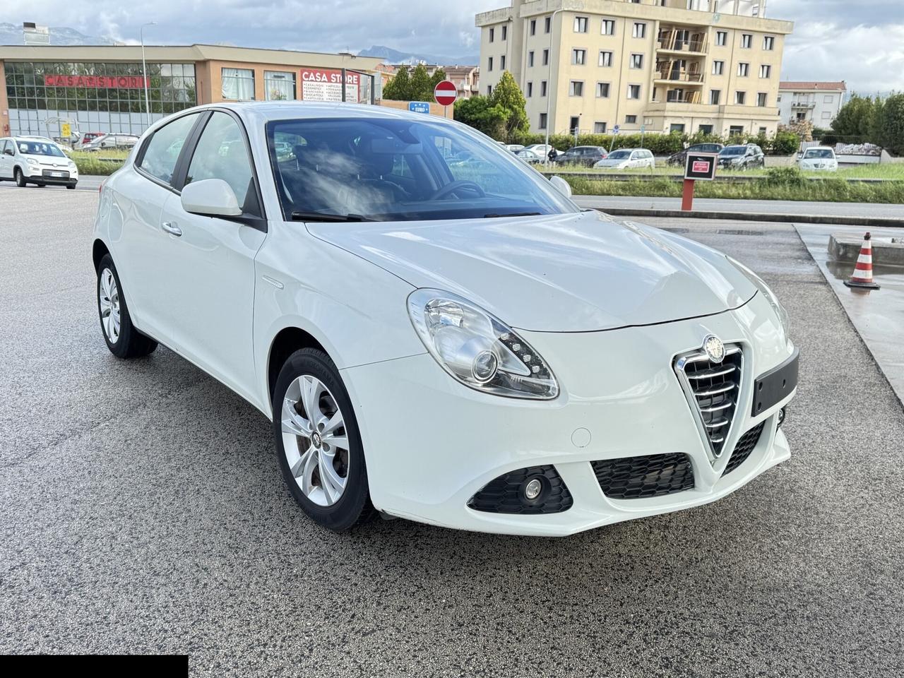 ALFA ROMEO GIULIETTA 1.6 SPORT INTERNI IN PELLE