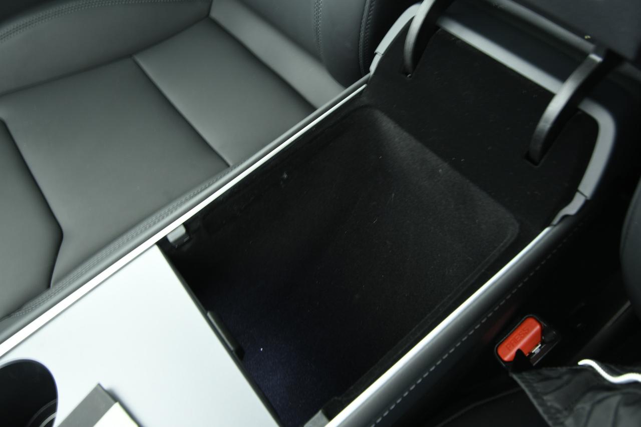 TESLA Model Y Performance Dual Motor awd +AUTOPILOT