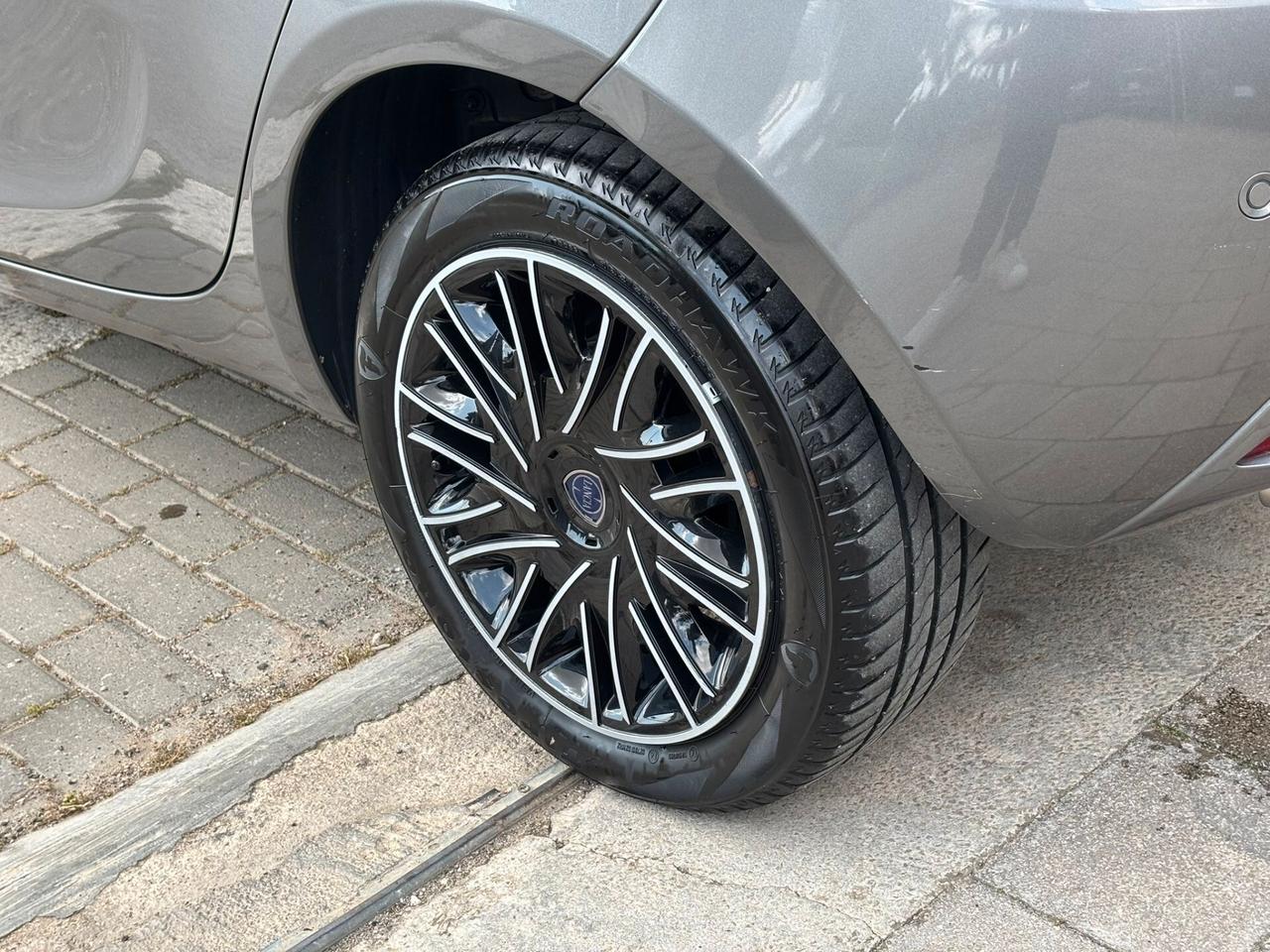 Lancia Ypsilon 1.0 FireFly Hybrid Gold - 2021
