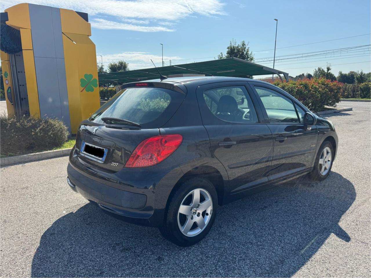 Peugeot 207 1.4 8V 75CV 5p. X Line
