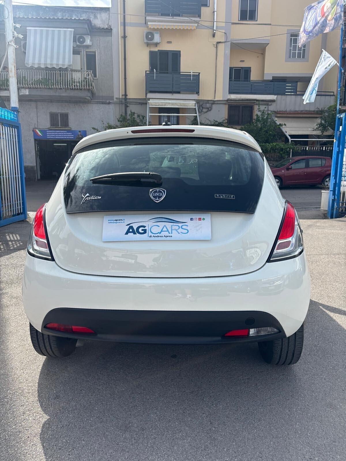 Lancia Ypsilon 1.0 FireFly 5 porte S&S Hybrid Ecochic Gold