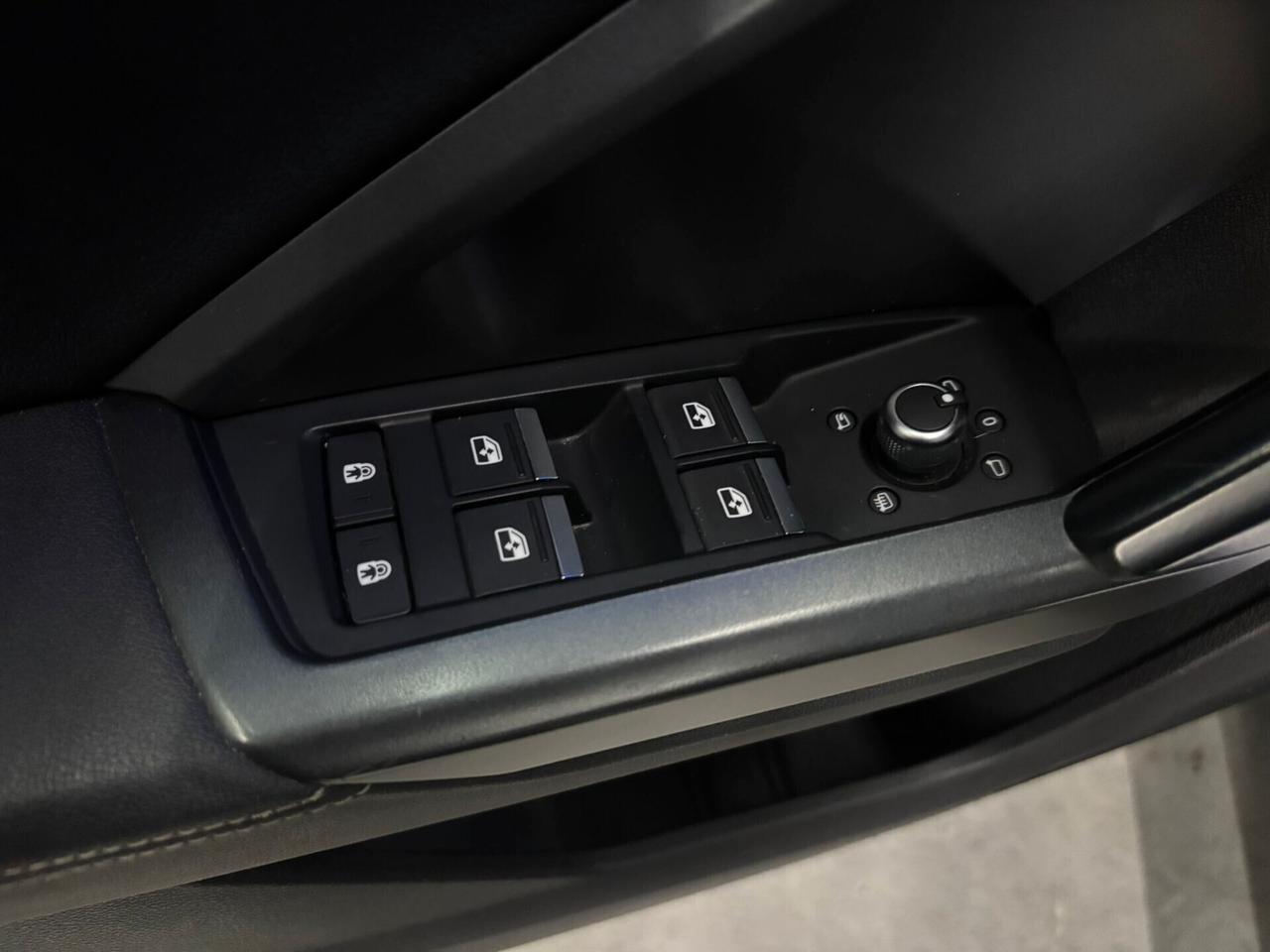 Audi Q3 SPB 35 TDI S tronic line edition 2.0 150CV tetto apribile