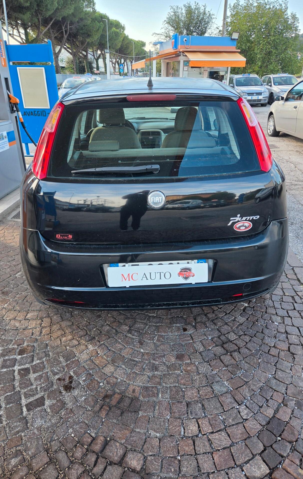 Fiat Grande Punto 1.3 MJT 75 CV 3 porte con 302.000km Neopatentati