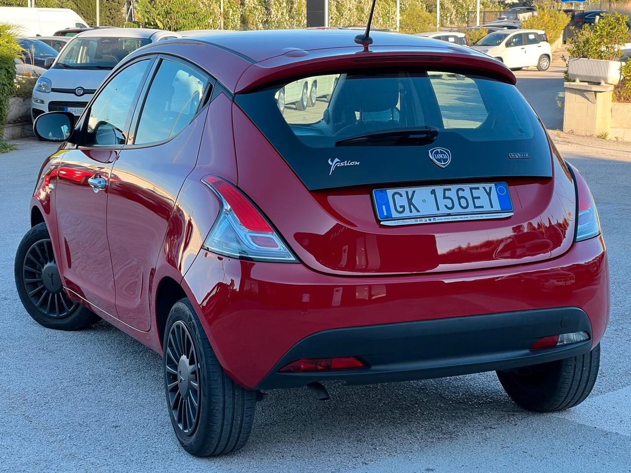 Lancia Ypsilon 1.0 FireFly 5 porte S&S Hybrid Silver Plus