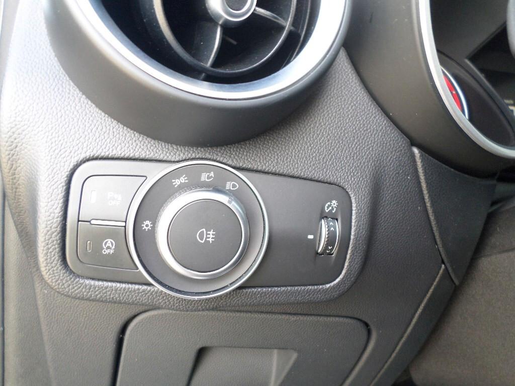 Alfa Romeo Stelvio 2.2 Turbodiesel 160 CV AT8 RWD Business