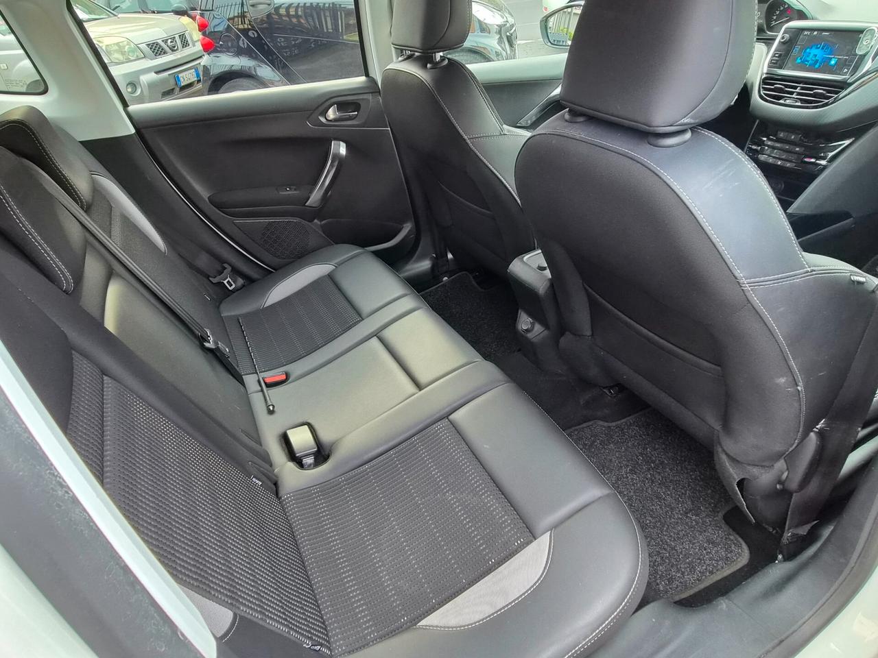 Peugeot 2008 BlueHDi 100 Black Matt