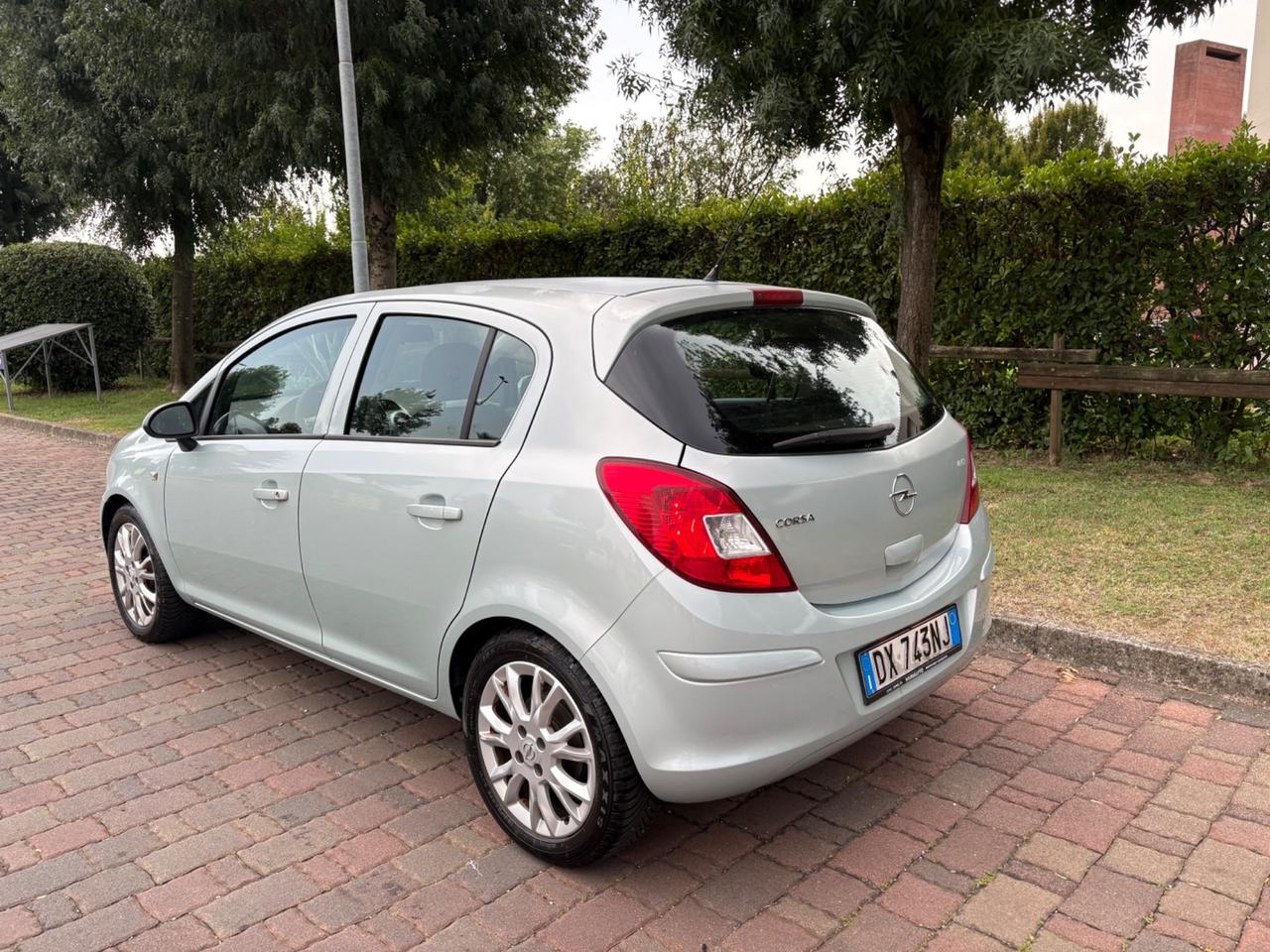 Opel Corsa 1.2 80CV 5 porte GPL-TECH Enjoy