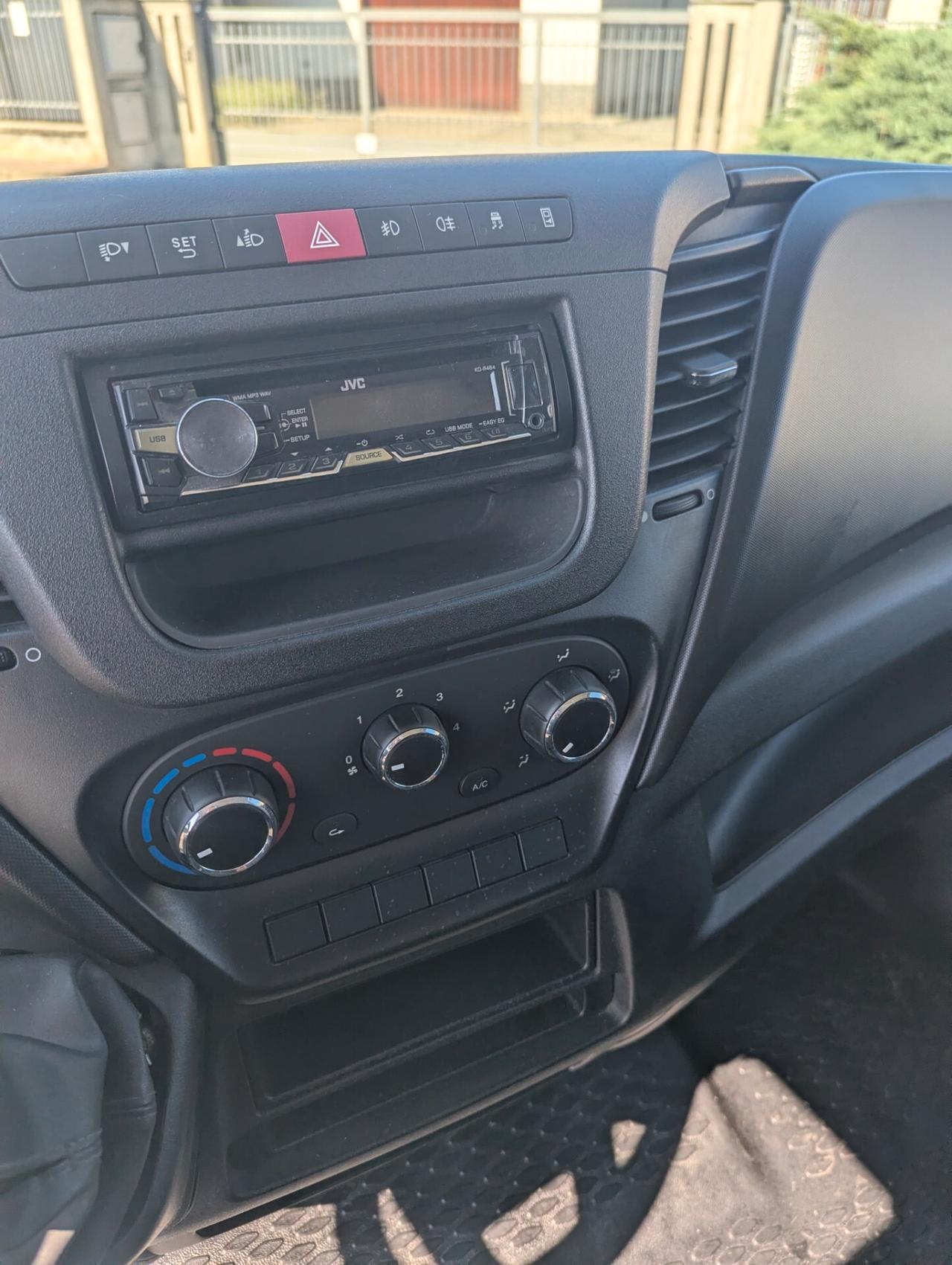 Iveco Daily 35S20 L pochi km