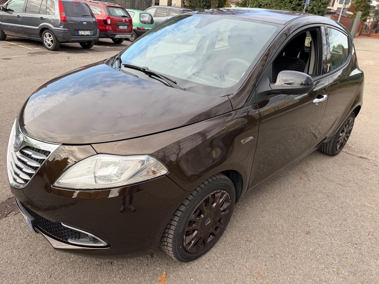 Lancia Ypsilon 1.2 69 CV 5 porte S&S Platinum