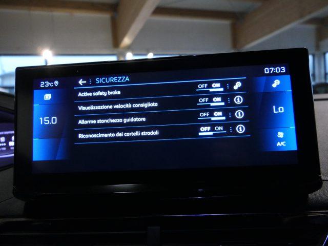 PEUGEOT 3008 PureTech Turbo 130 S&S EAT8 Allure Pack