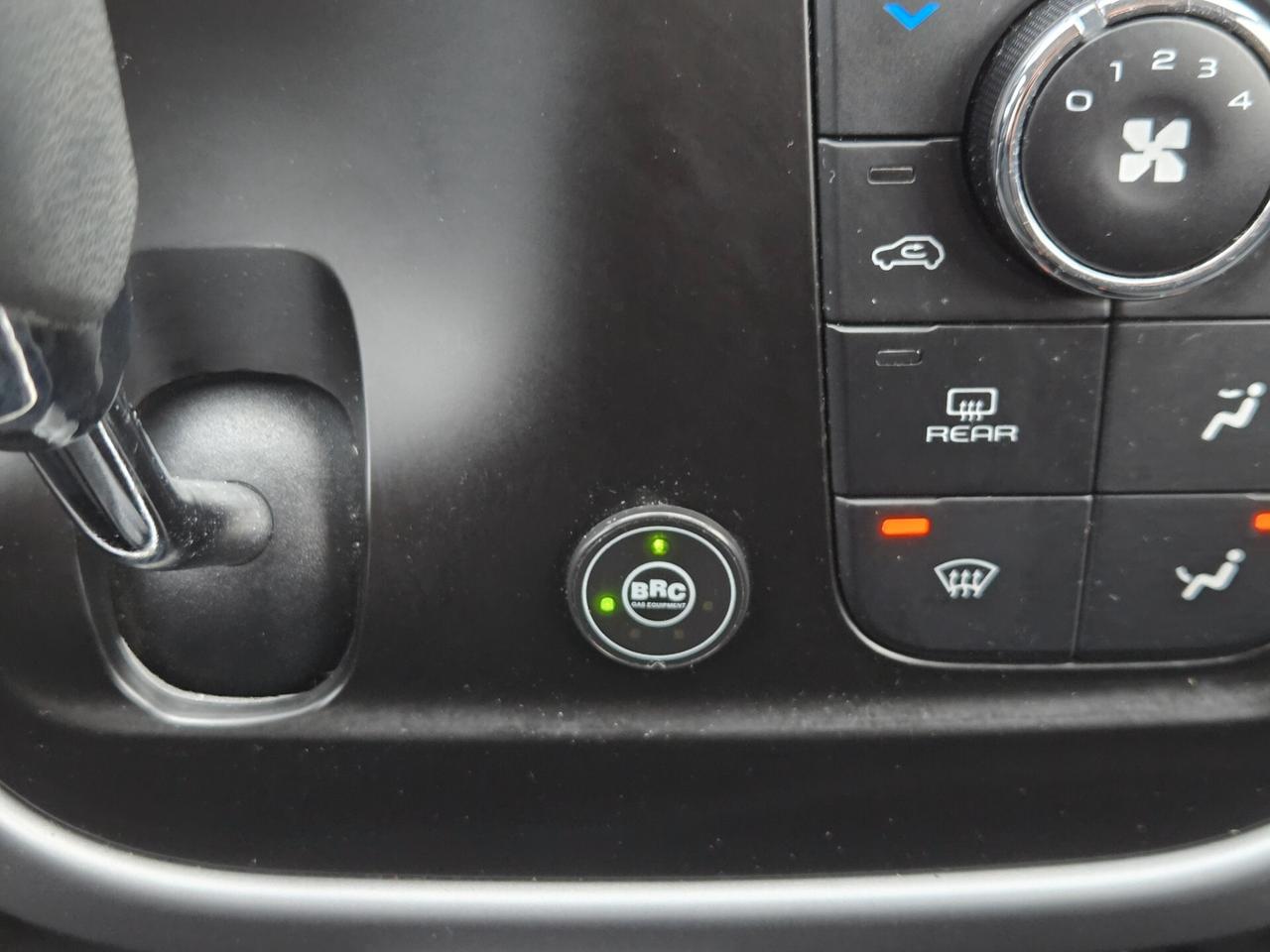 Mahindra KUV100 1.2 VVT 87 cv M-Bifuel GPL K8