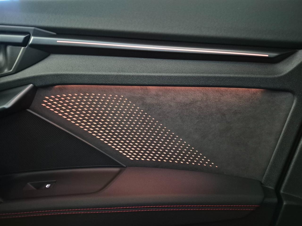 AUDI RS3 SPORTBACK TETTO APRIBILE TORQUE SPLITTER MARMITTE SPORT CARBONIO MATRIX SEDILI ELETTRICI CON MEMORIE HEAD UP DISPLAY