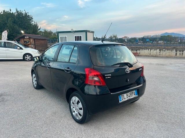 Toyota Yaris 1.0 5 porte Sol