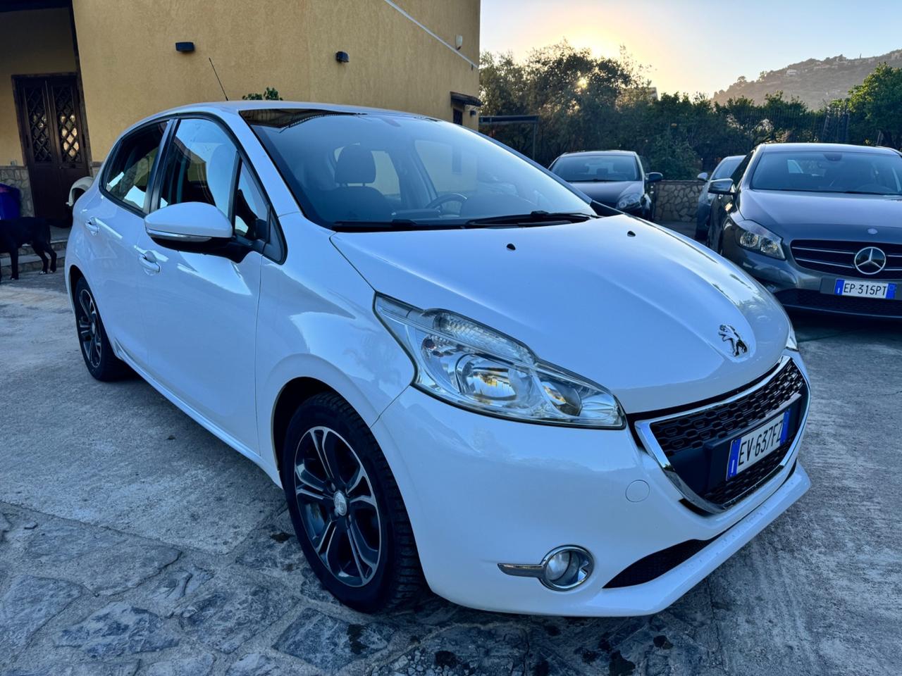 Peugeot 208 1.4 HDi 68 CV 5 porte Allure