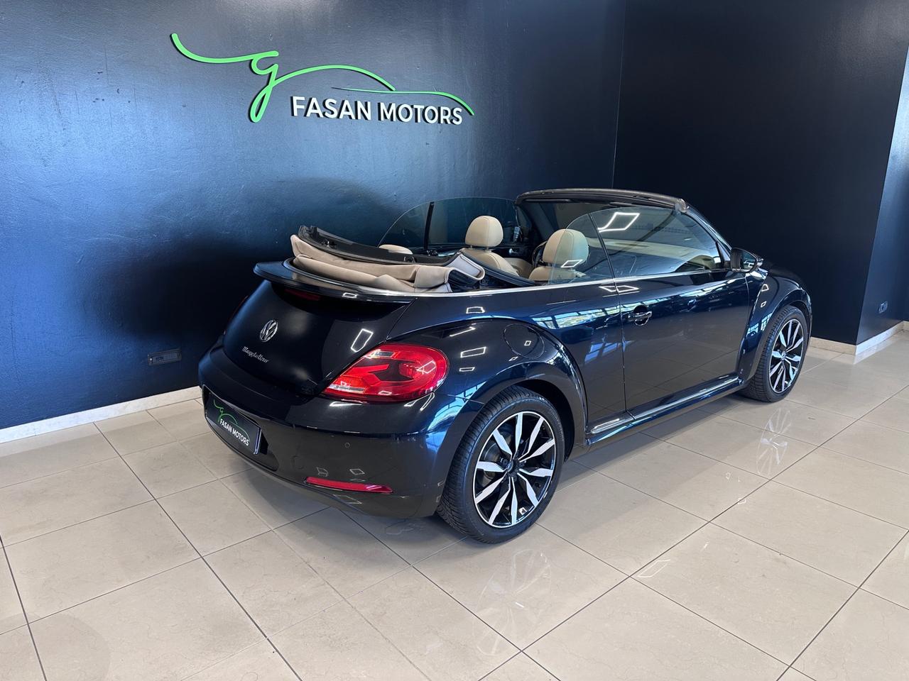 Volkswagen Maggiolino Cabrio 1.6 tdi Design 105cv dsg