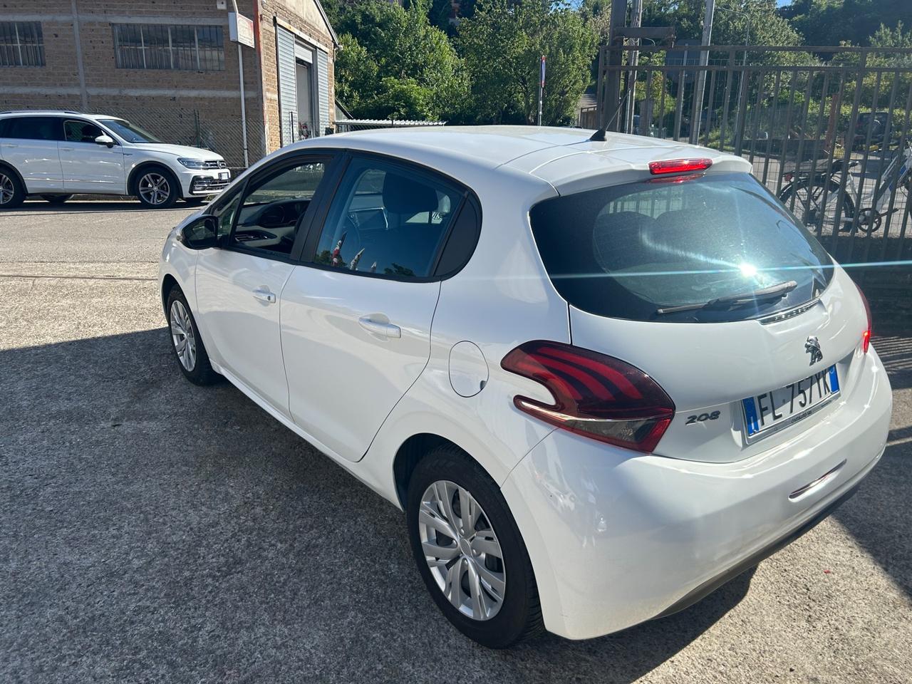 Peugeot 208 BlueHDi 100 5 porte Allure