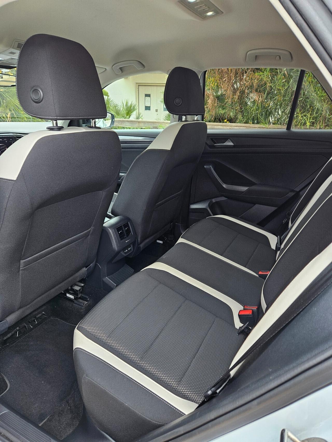 Volkswagen T-Roc 2.0 TDI SCR Business BlueMotion Technology