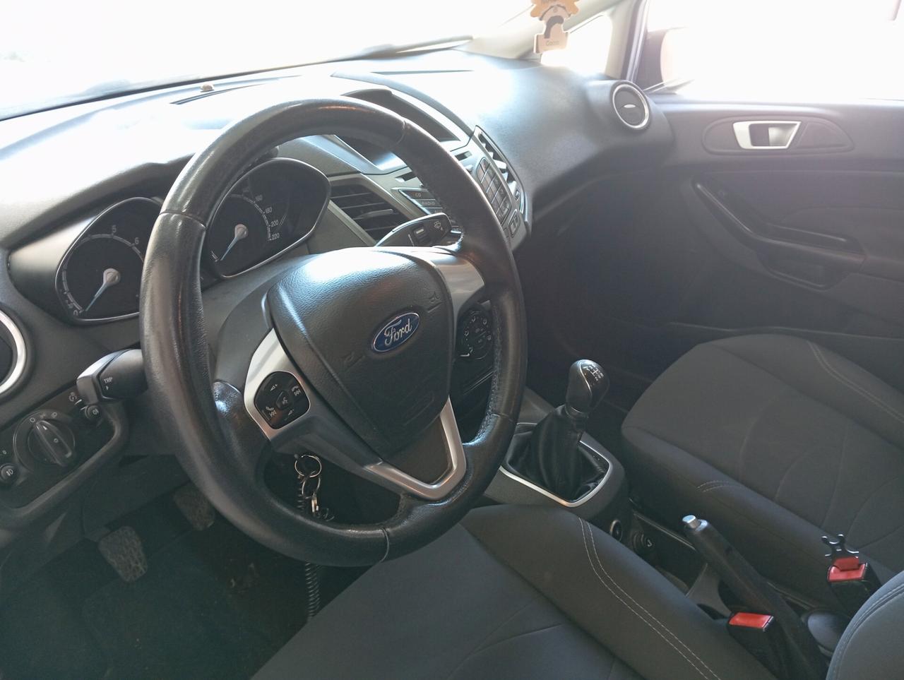 Ford Fiesta 1.4 benz / GPL 2014 CON GARANZIA