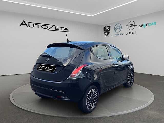 Lancia Ypsilon 1.0 FireFly 5 porte S&S Hybrid Ecochic Gold