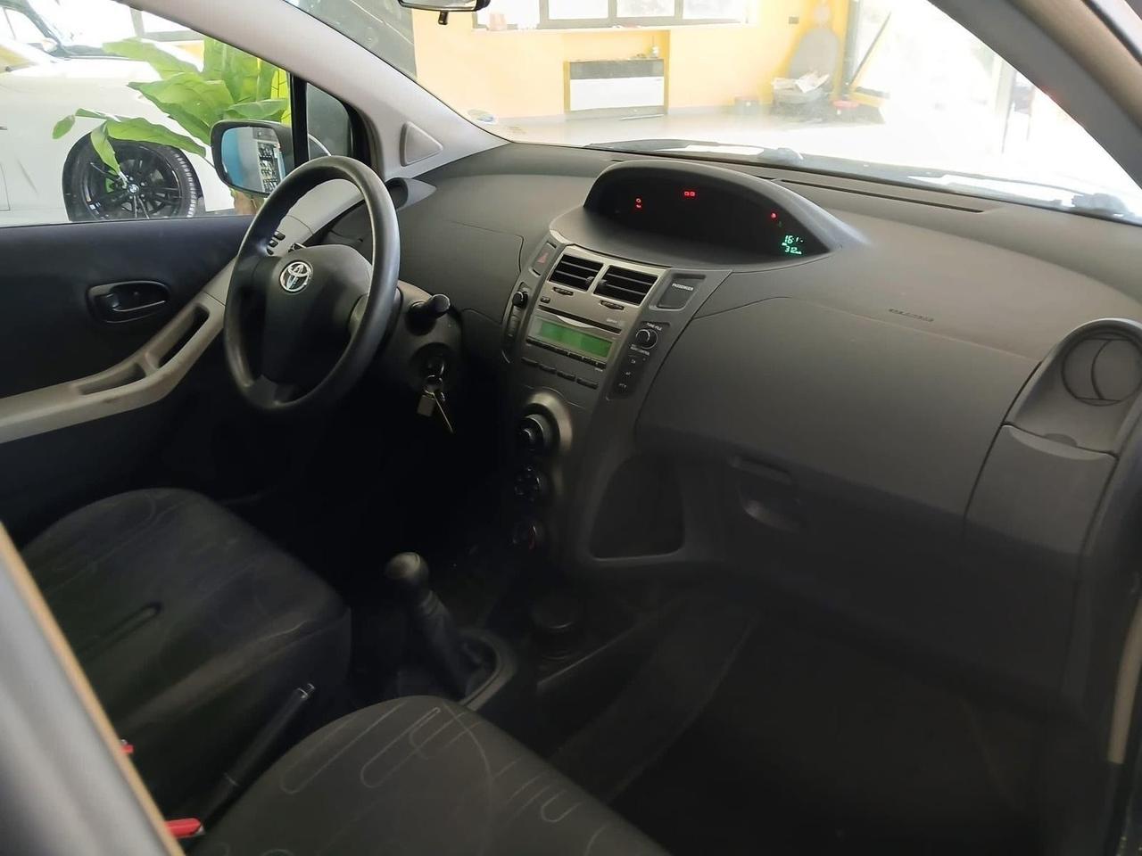 Toyota Yaris 1.0 5 porte garantita 12 mesi