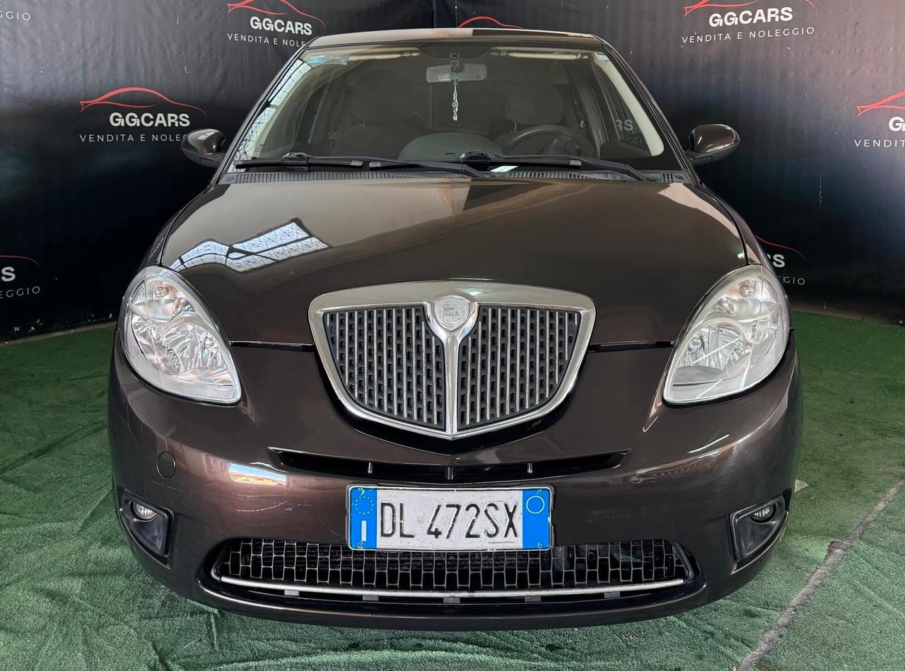 Lancia Ypsilon 1.3 MJT 75 CV Argento