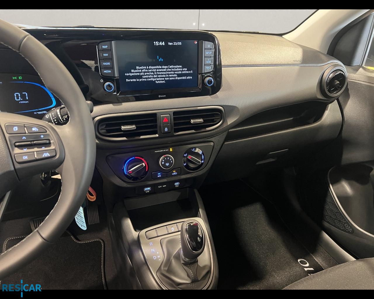 HYUNDAI I10 PE MY25 5P 1.0 AT CONNECTLINE