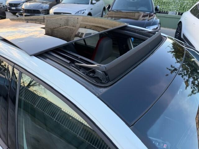 Volkswagen Golf DSG 265cv GTI