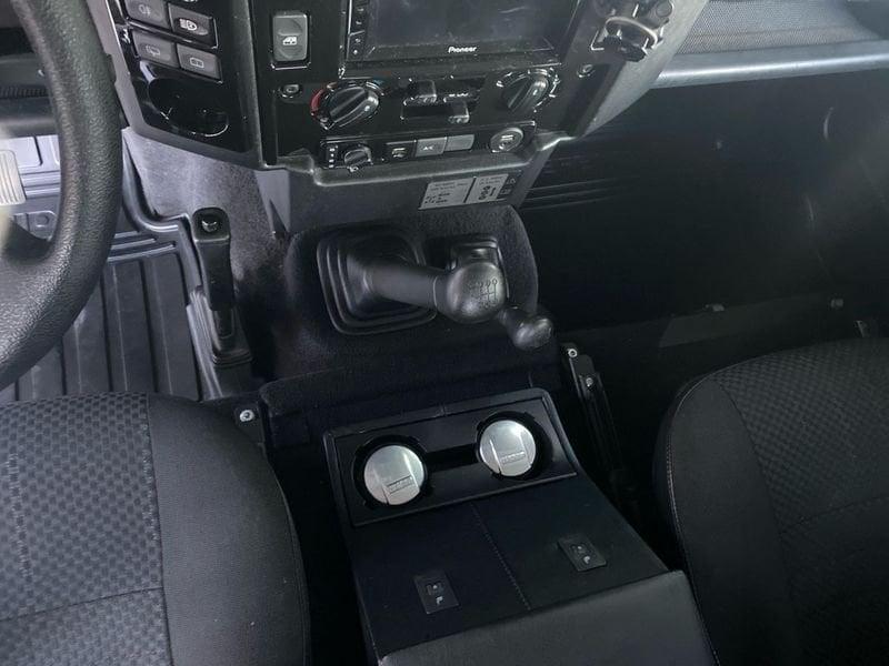 Land Rover Defender Defender 90 2.4 TD4 Station Wagon SE