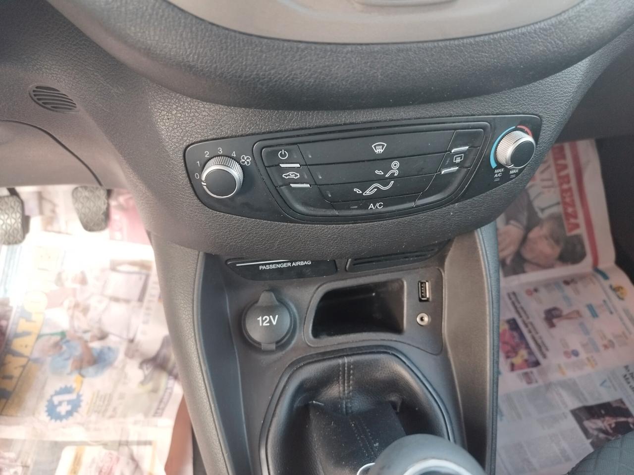 Ford Tourneo Courier Tourneo Courier 1.5 TDCI 95 CV Titanium
