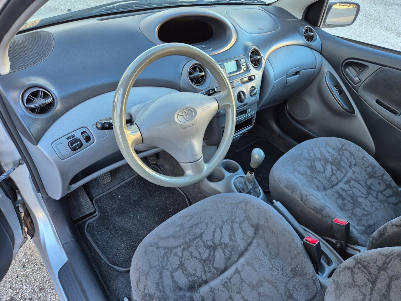 Toyota Yaris 1.0i 16V cat 5 porte