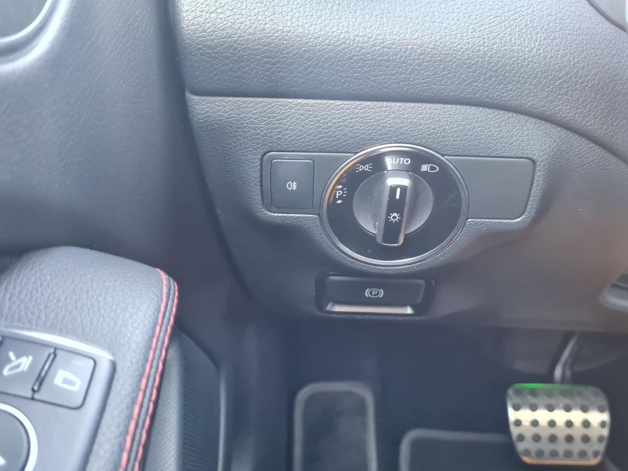 Mercedes-Benz GLA 250 Premium #8103