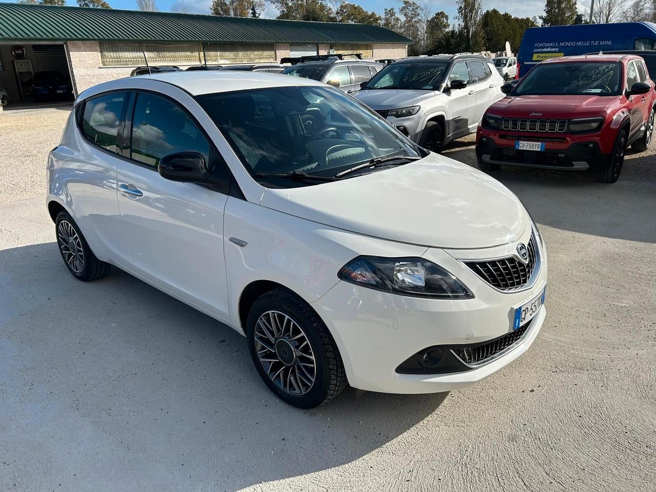 Lancia Ypsilon 1.0 FireFly 5 porte S&S Hybrid Gold