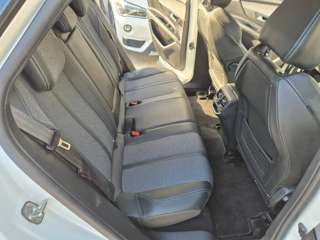 Peugeot NEW 3008 BlueHDi 130CV EAT8 ALLURE
