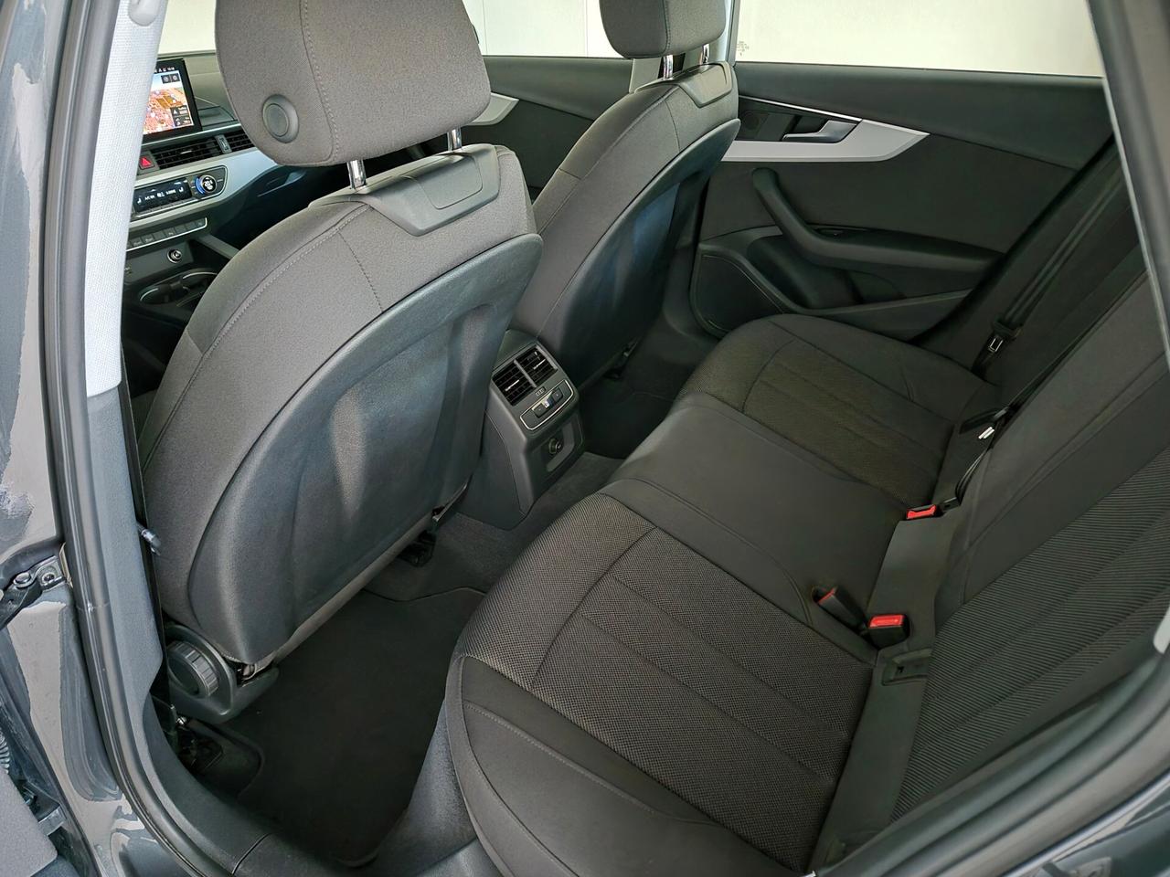 Audi A4 Avant 35 tdi MHEV S TRONIC NAVI CARPLAY FULL-LED