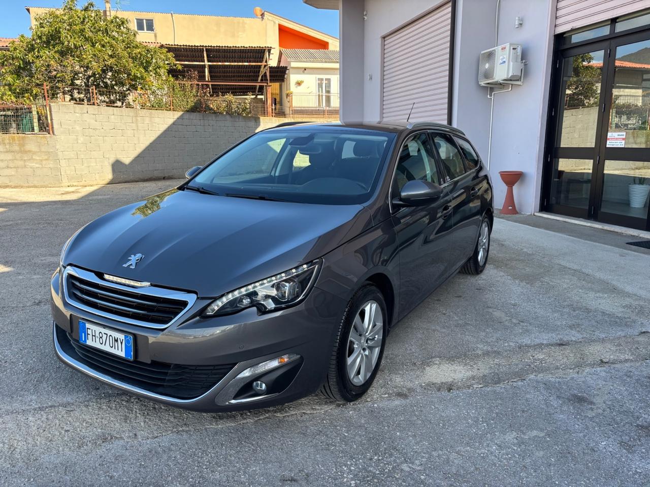 Peugeot 308 BlueHDi 120 S&S EAT6 SW Allure