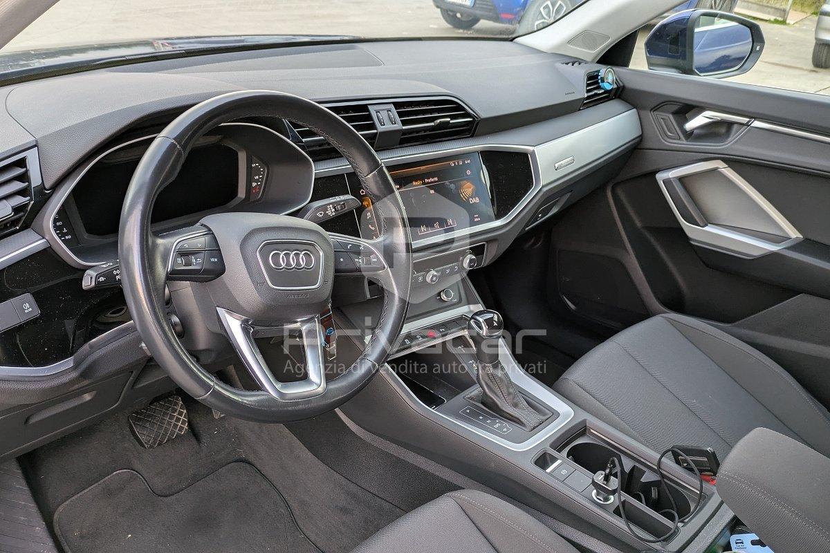 AUDI Q3 35 TDI S tronic Business Advanced