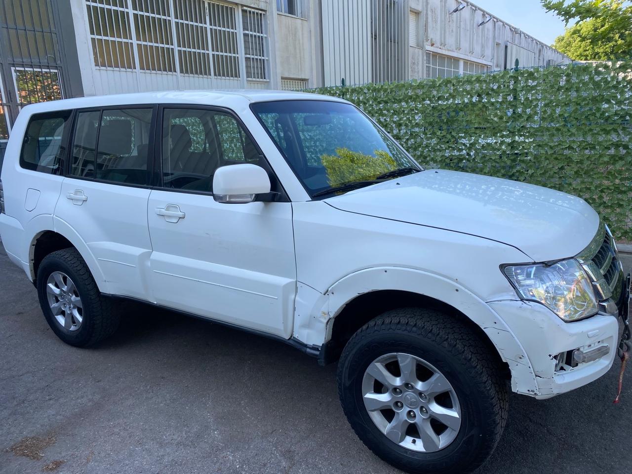 Mitsubishi Pajero 3.2 DI-D 16V aut. 5p. Intense DPF