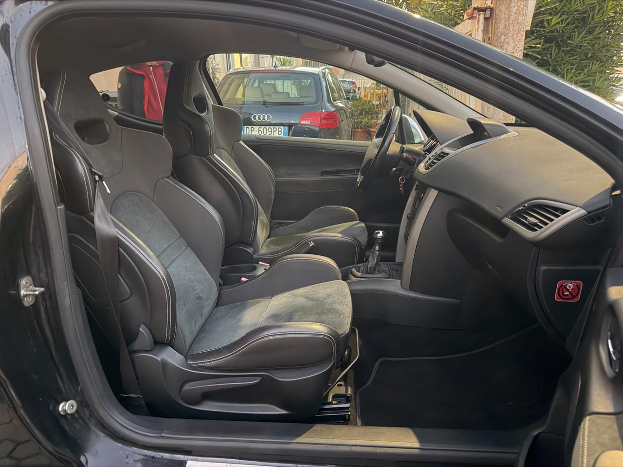Peugeot 207 1.6 THP 175CV 3p GTi