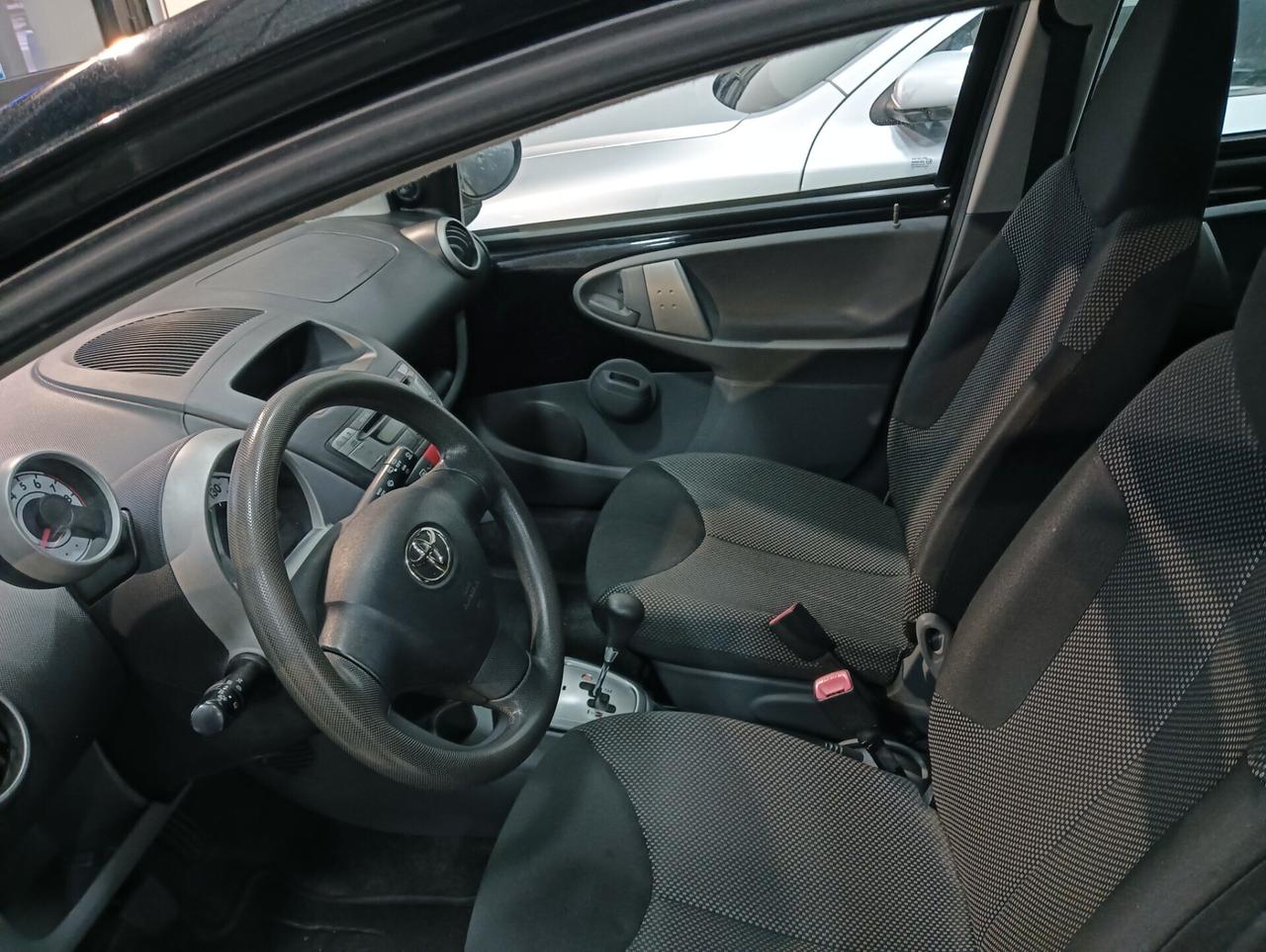 Toyota Aygo 1.0 12V 5 porte AUTOMATICA