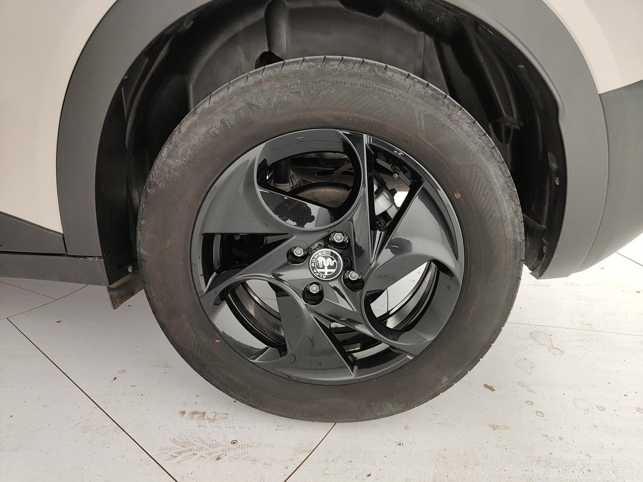 Alfa Romeo Junior 1.2 136 CV Hybrid eDCT6