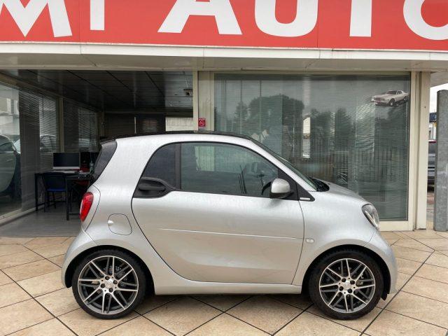 SMART ForTwo 0.9 90CV BRABUS PACK LED PANORAMA NAVIGATORE